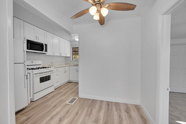 Building Photo - $2,295 - 3 Bed, 1 Bath Newly Updated Home In Denver with Fenced in Yard!