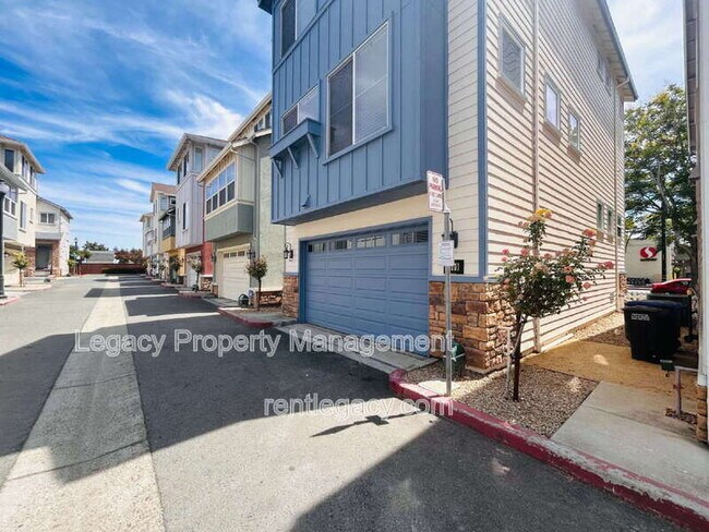 Building Photo - 2609 Willow Pass Rd