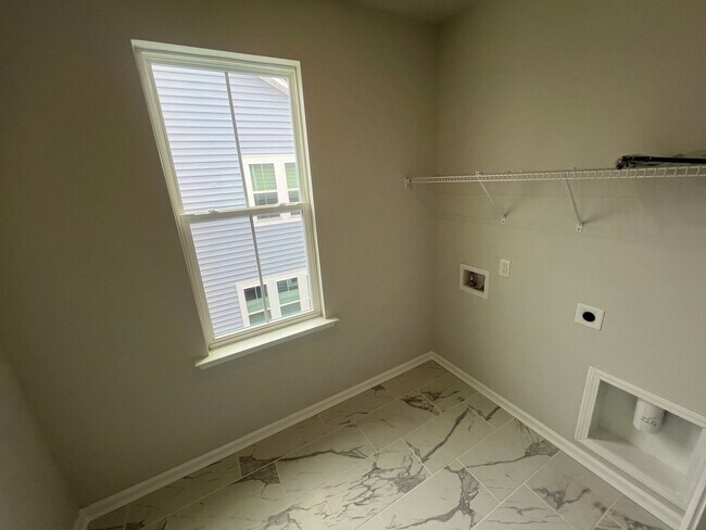 Building Photo - Beautiful Summers Corner 5Bed/4.5Bath