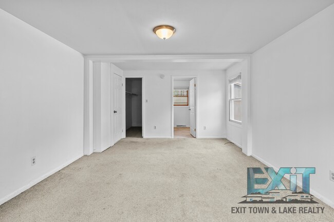 Building Photo - 2 Bedroom, 2 Bath Home located in Tanglewood Shores