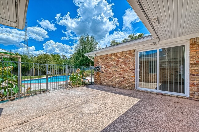 Building Photo - 918 Wycliffe Dr