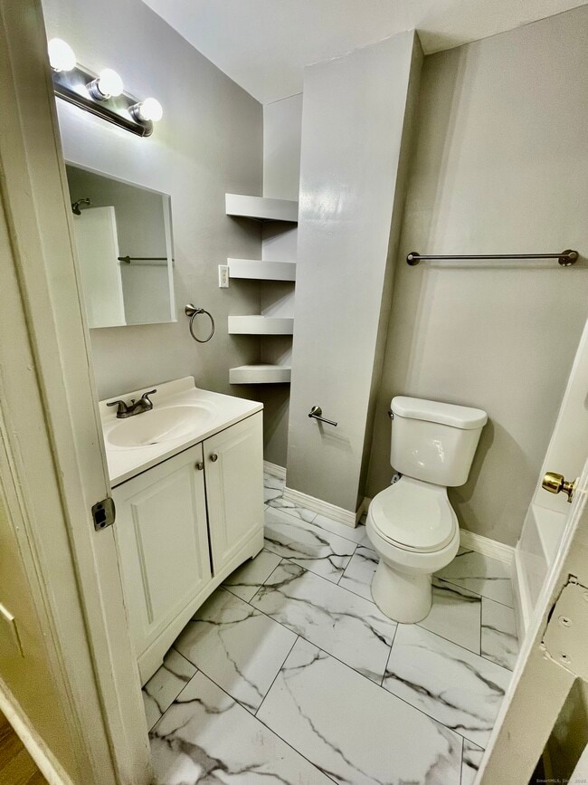 Building Photo - 92 W Main St