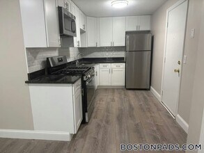 Building Photo - 19 Kenmar Dr