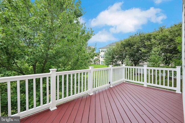 Building Photo - 9850 Solar Course