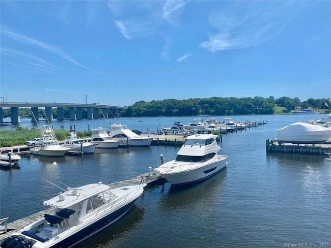 Building Photo - 14 Rocky Point Rd