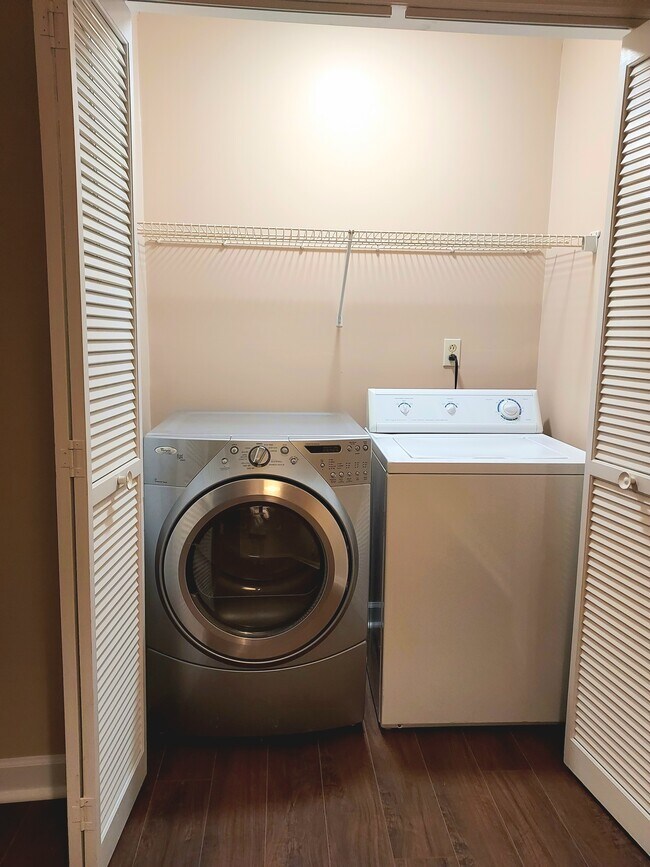 Full Size Washer/Dryer - 11531 Jade Ln SE