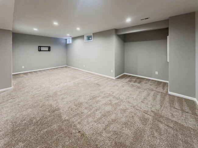 Building Photo - 43263 Somerset Hills Terrace