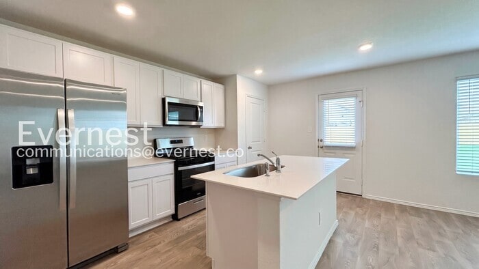 Building Photo - 16043 Mahogany Wy