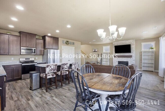 Building Photo - 1111 Hilltop Ave NE