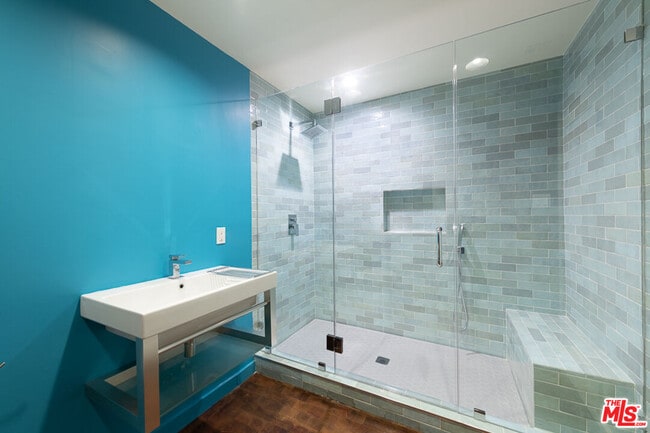 Building Photo - 12931 Valleyheart Dr