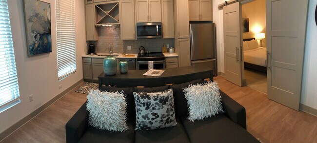 Primary Photo - 13154 Ballantyne Corporate Pl