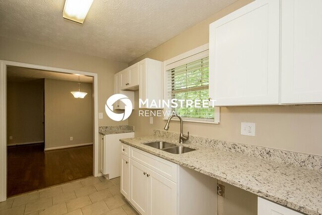 Building Photo - 3 Bedroom Pet-Friendly Home in McDonough, ...