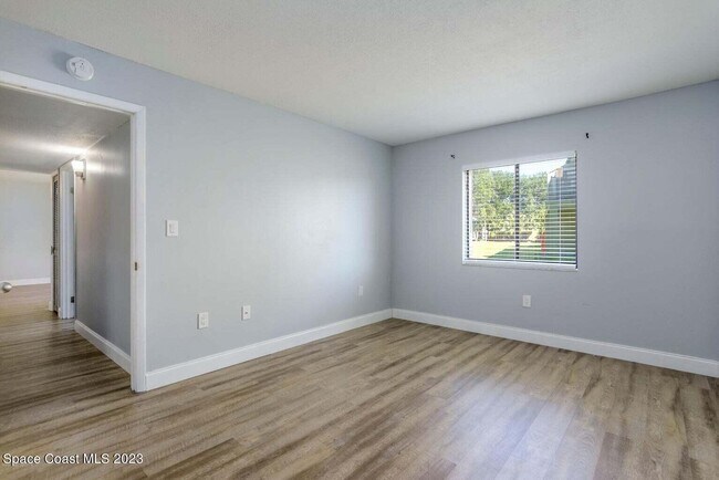 Building Photo - 2253 Flower Tree Cir