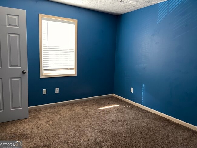 Building Photo - 20 Triangle Ln