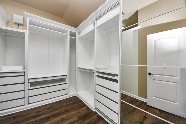 Building Photo - 4614 S Creekmont Dr