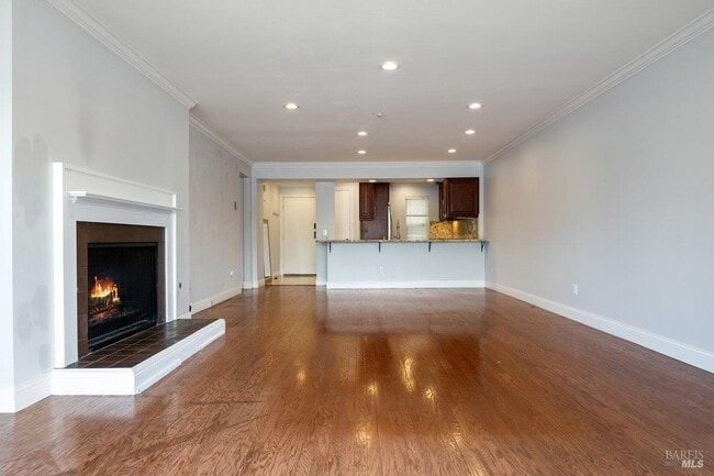 Building Photo - 120 Seminary Dr