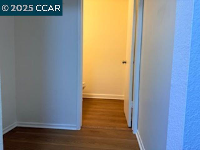 Building Photo - 10 Tarn Ct