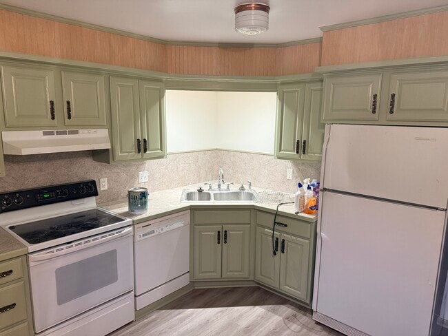 Building Photo - 39 E Salzburg Rd