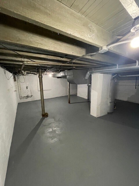 Building Photo - 632 Marmion Ave