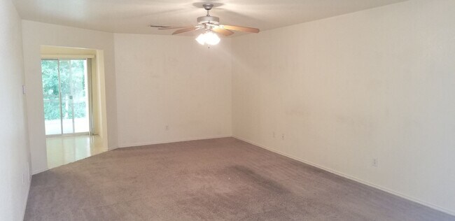 Building Photo - 2305 Upland Bend Dr