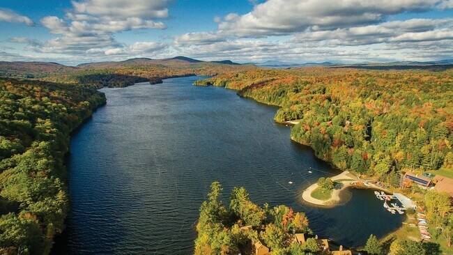 Building Photo - 112 Greensward Dr