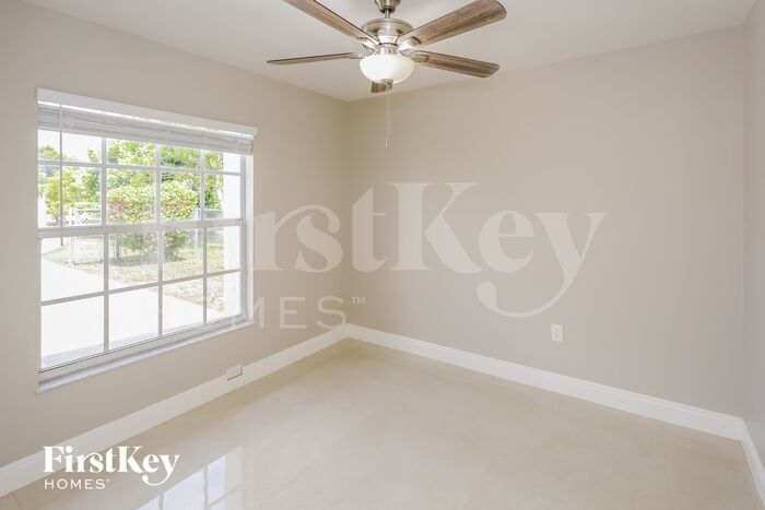 Building Photo - 16905 SW 106th Ct