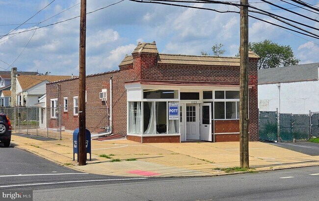 Building Photo - 1125 Prospect St