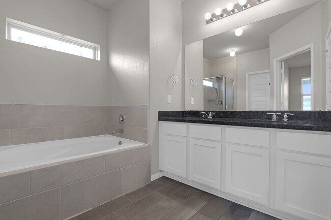 Building Photo - 430 Walnut Branch Dr