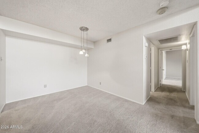 Building Photo - 7950 E Starlight Way
