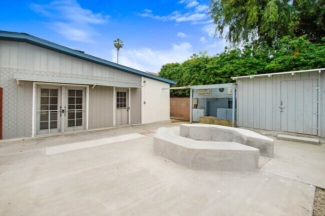 Building Photo - 6437 Graves Ave