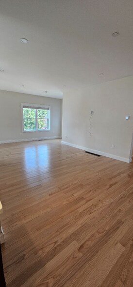 Building Photo - 17 Hadley Pl
