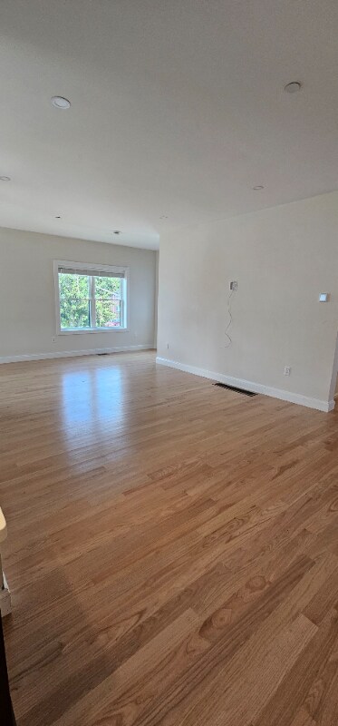 Building Photo - 15 Hadley Pl