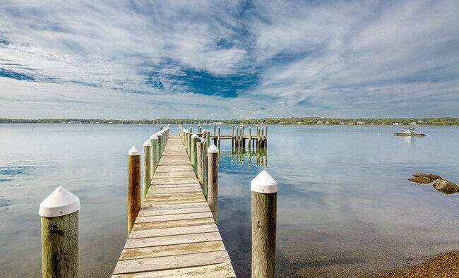 Building Photo - 66 Ram Island Dr