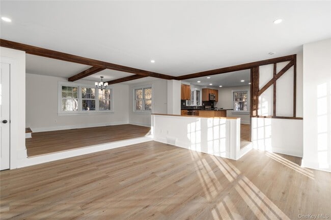 Building Photo - 127 NY-100