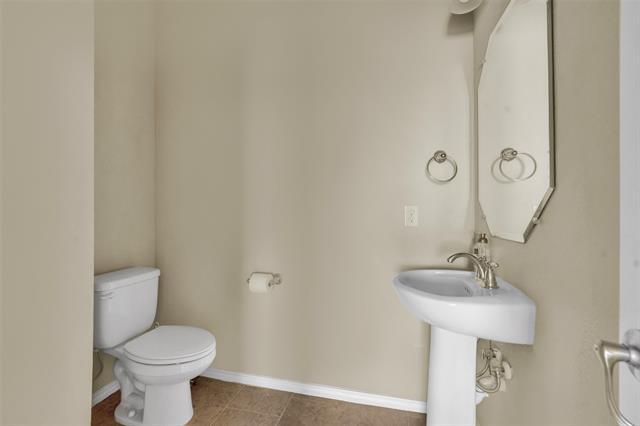 Building Photo - 6815 Elderberry Dr