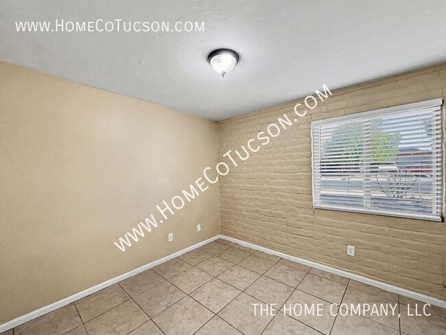 Building Photo - 3740 S Jessica Ave