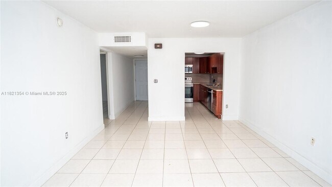 Building Photo - 10090 NW 80th Ct