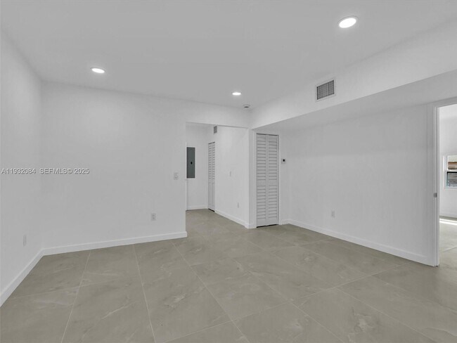 Building Photo - 107 Central Ave