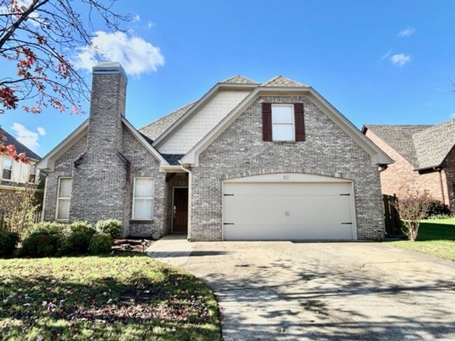 Primary Photo - Beautiful 4 Bedroom 3 Bath Home in Lake Fo...