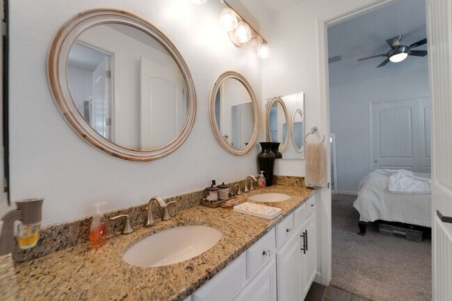 Building Photo - Spacious 4BR House in Cave Creek
