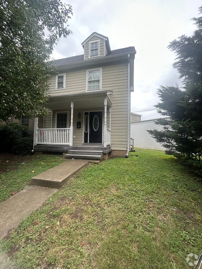 Building Photo - Roomy 3 Bedroom | 2.5 Bath Near VCU