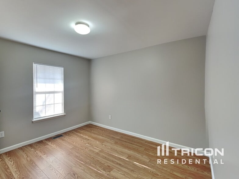 Building Photo - 118 Winding Cedar Dr
