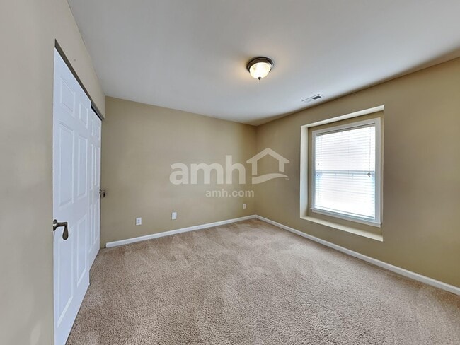 Building Photo - 2845 Roundleaf Ct