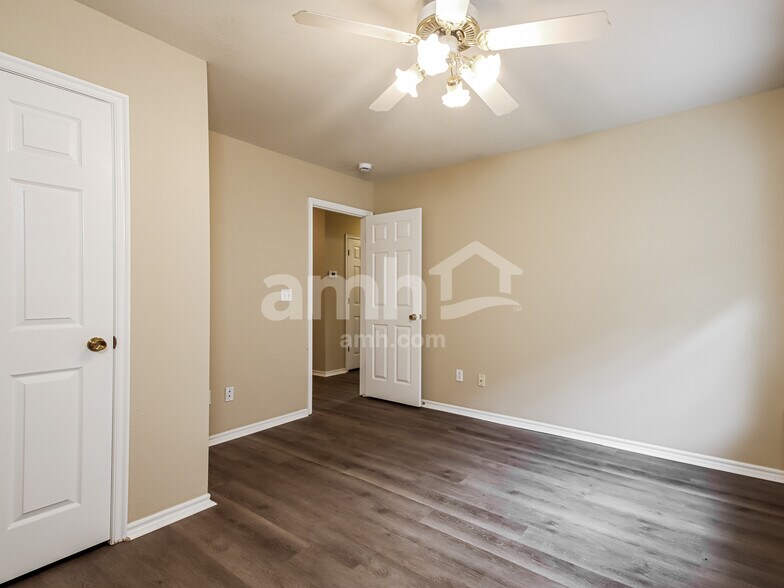 Building Photo - 11415 Mulberry Cir