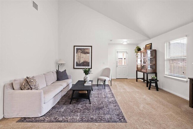 Building Photo - 266 Screech Owl Dr