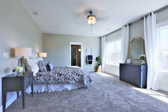 Building Photo - Like New 3BD/2.5BA with 2 Car Garage- $100...