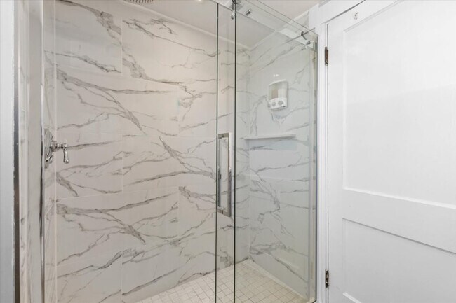 Building Photo - 17 Cedar Terrace