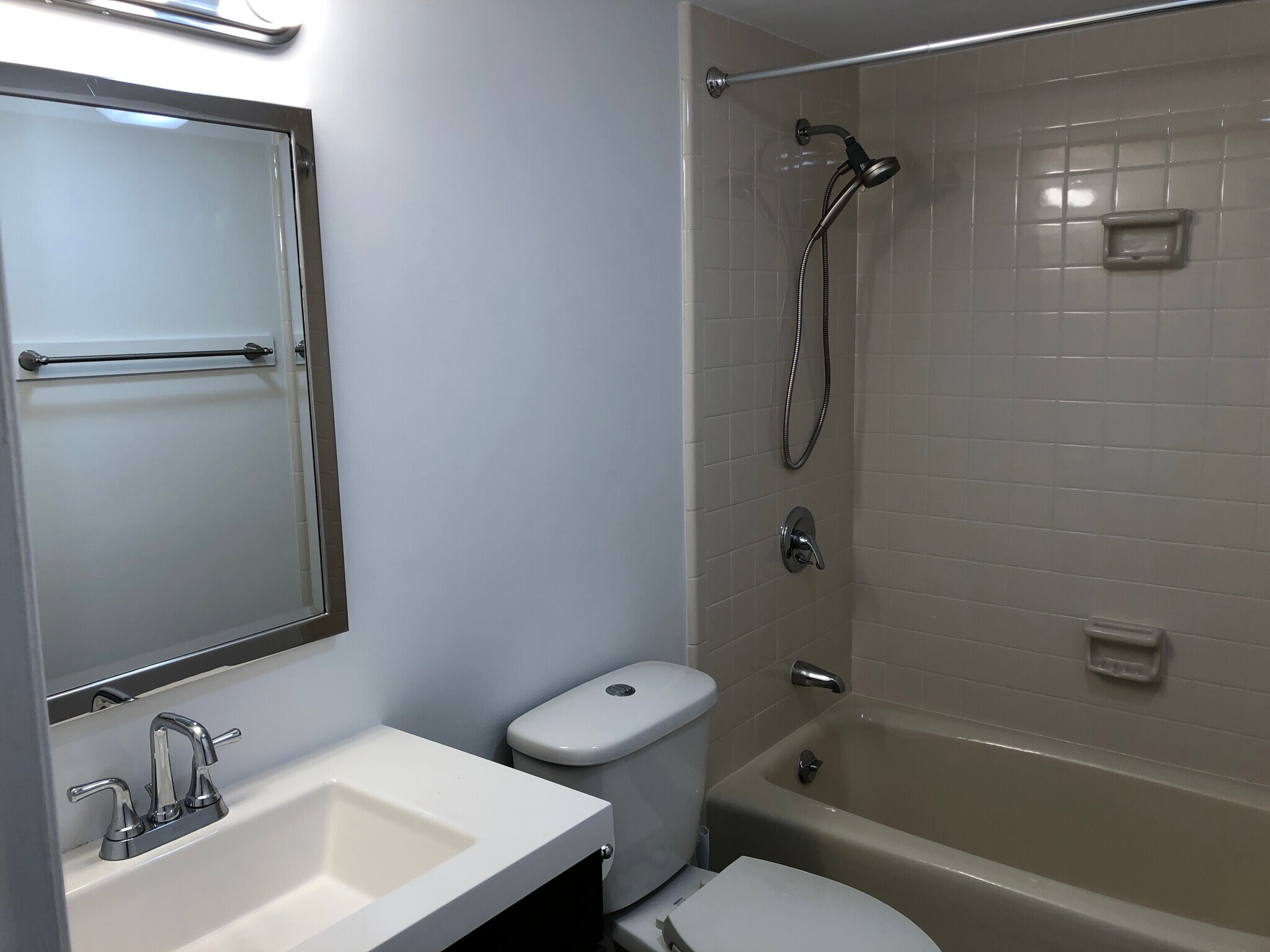 Building Photo - 250 Sugar Gum Ln