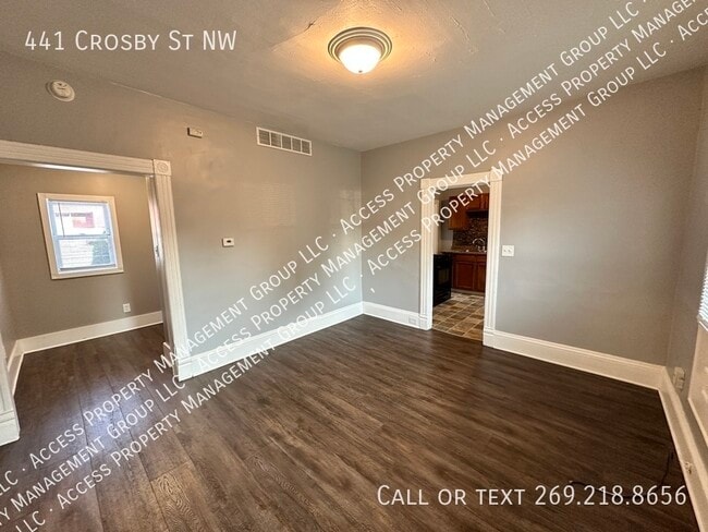 Building Photo - 441 Crosby St NW