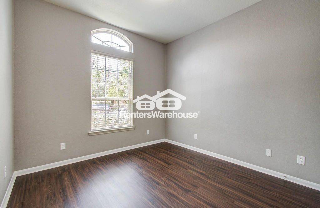 Building Photo - 17622 Quiet Shores Dr